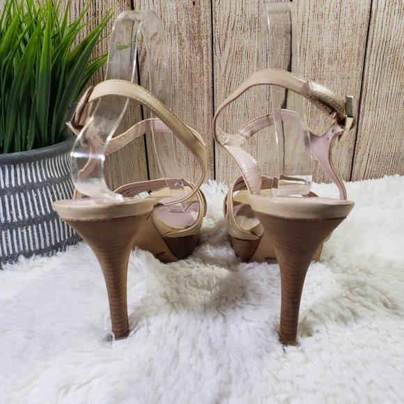 VINCE CAMUTO Women's Size 9.5 Wide Beige Ankle Strap, Open Toe Heels - Picture 5 of 14